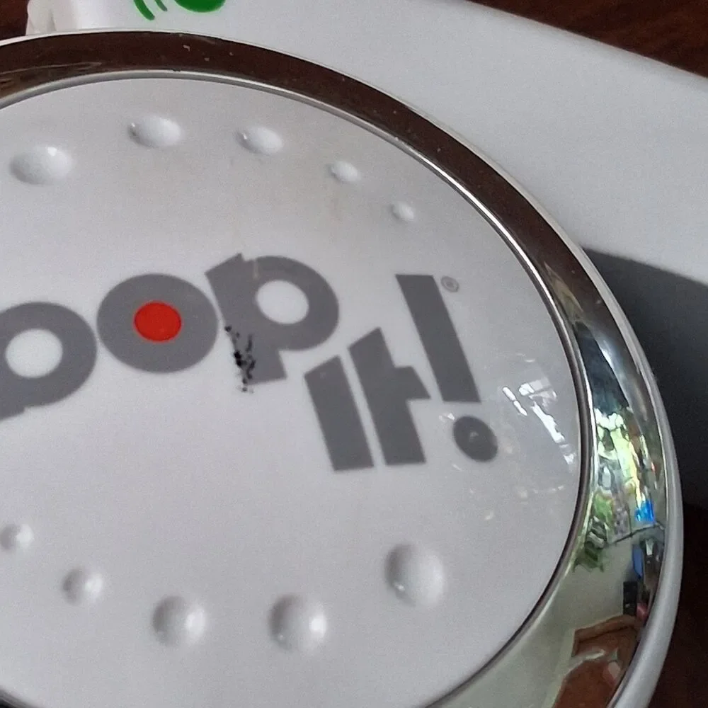 BOP IT! Talking Handheld Electronic Game White 2008 Hasbro Vintage